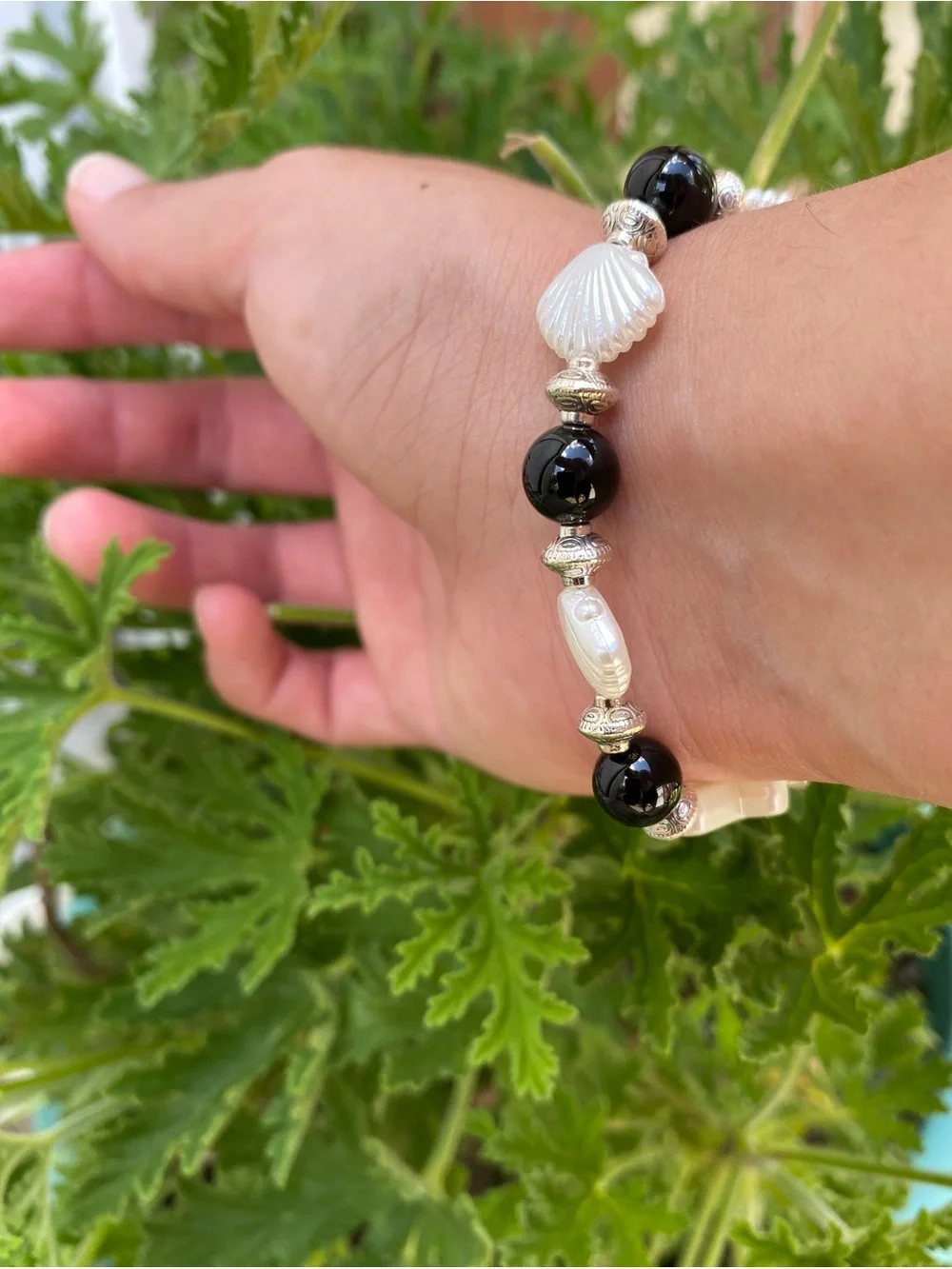 Pearl Shell & Black Bead Cross Stretch Bracelet | From Sea to Country